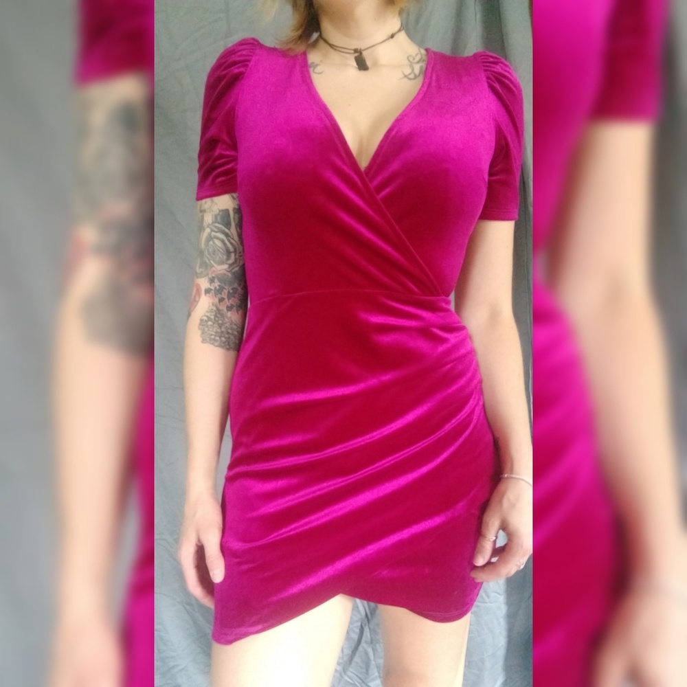 NWOT WILD FABLE Fuschia velour dress